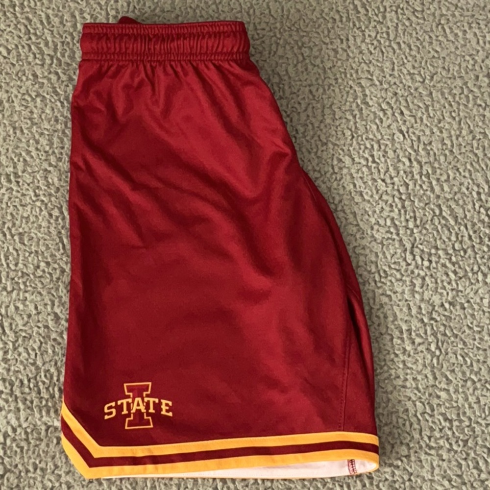 Women’s Iowa State shorts S